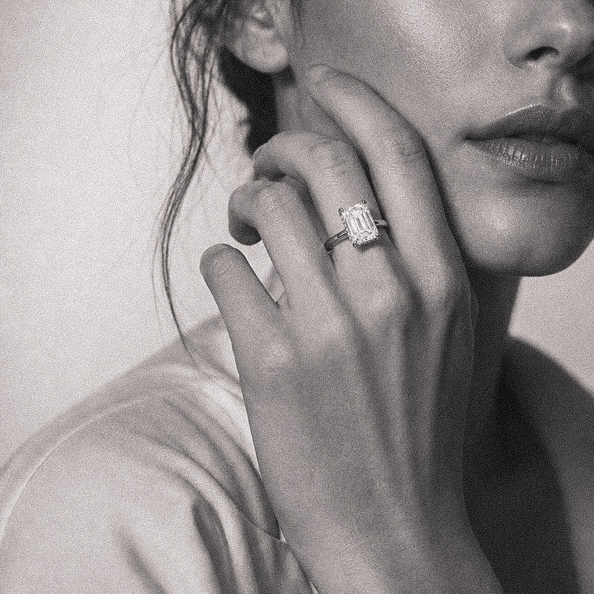 Still Light Emerald Solitaire Ring