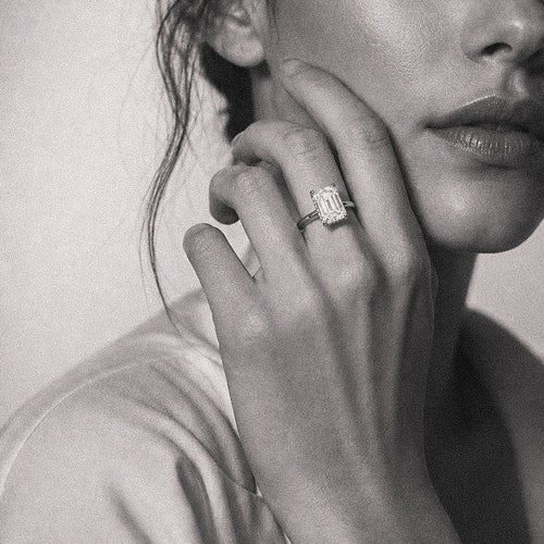 Still Light Emerald Solitaire Ring